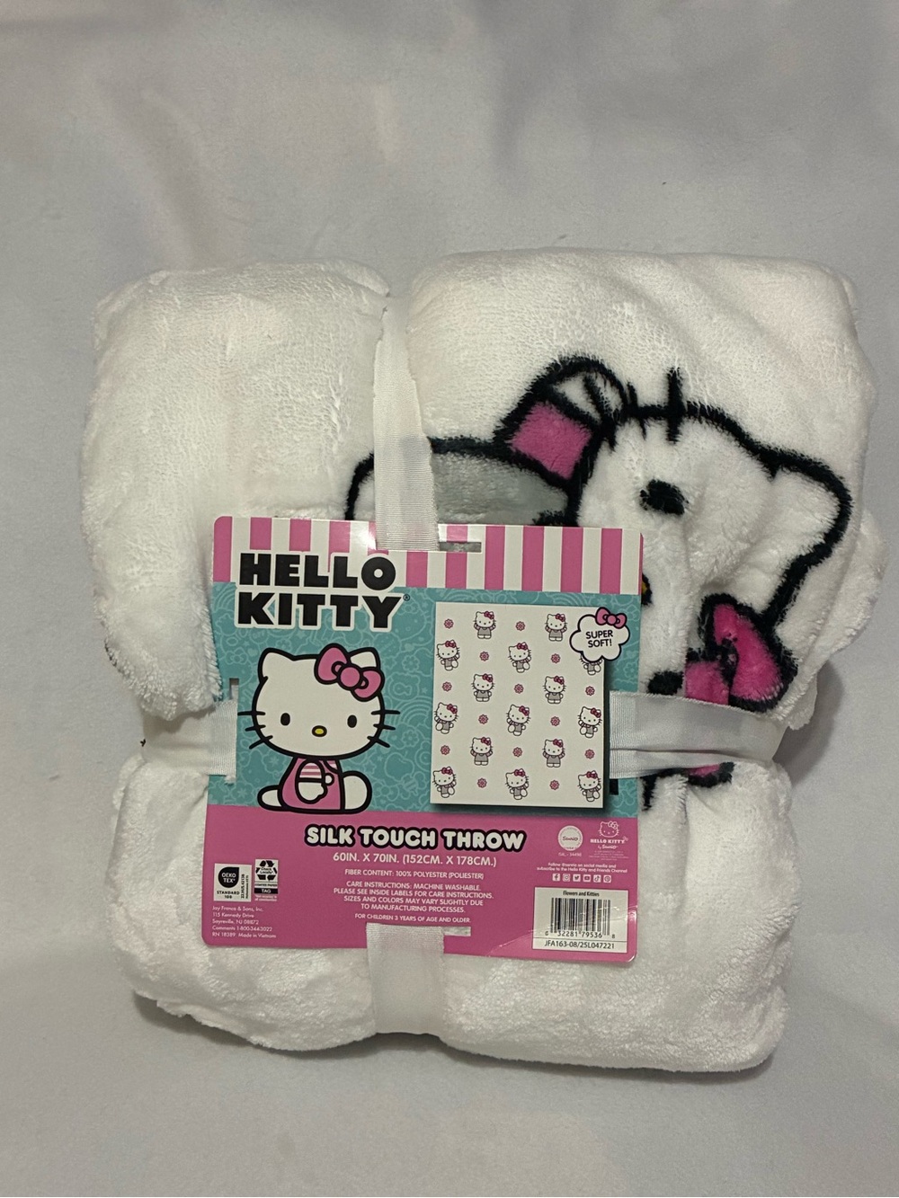 Brand New, Hello Kitty White and Pink Plush Silk Touch  Throw 60x70 Blanket